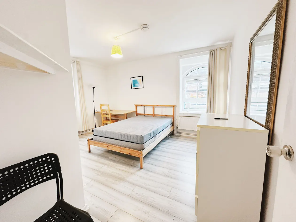 Double room near BOW